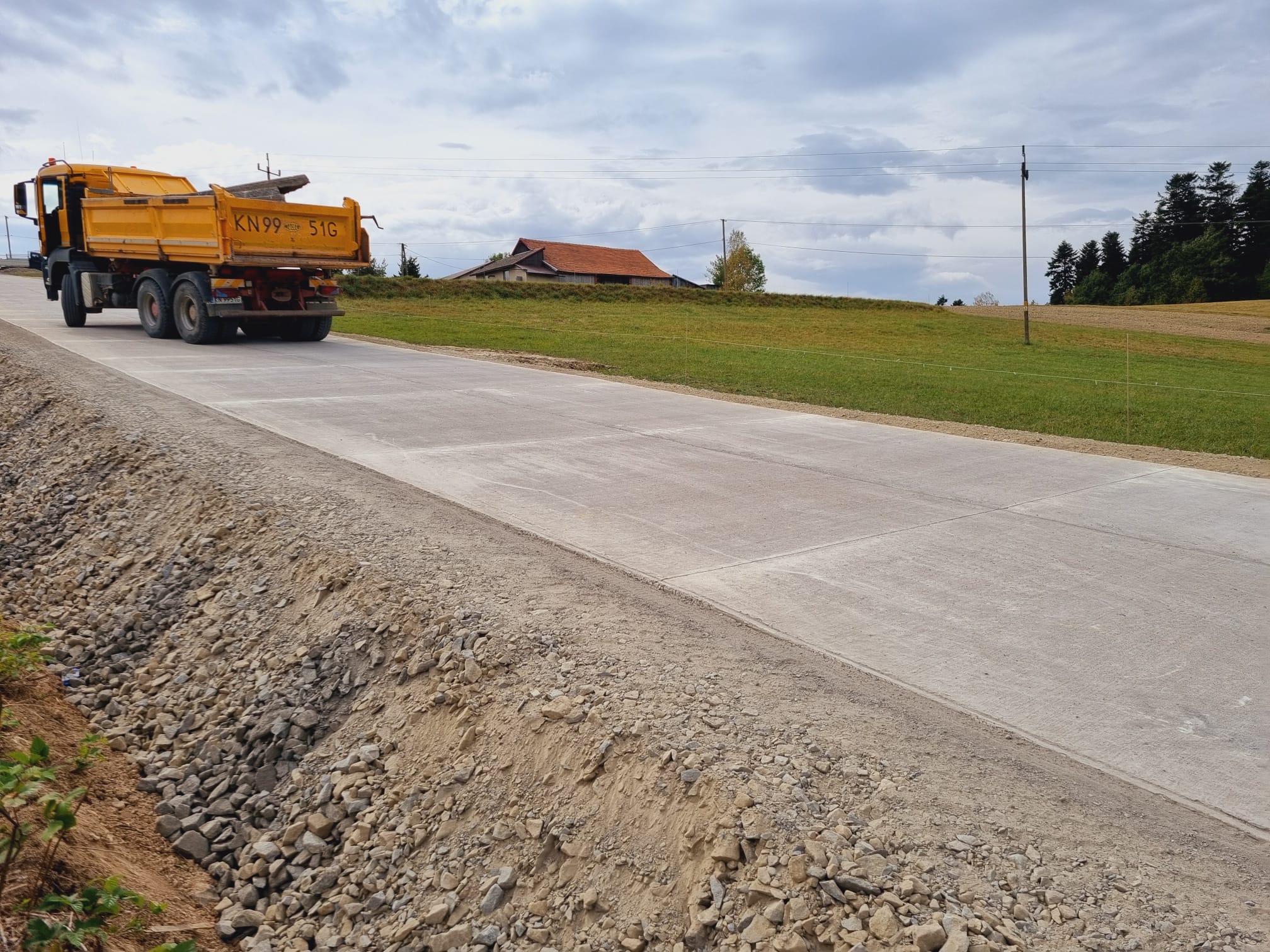 Droga w Słowikowej jak nowa