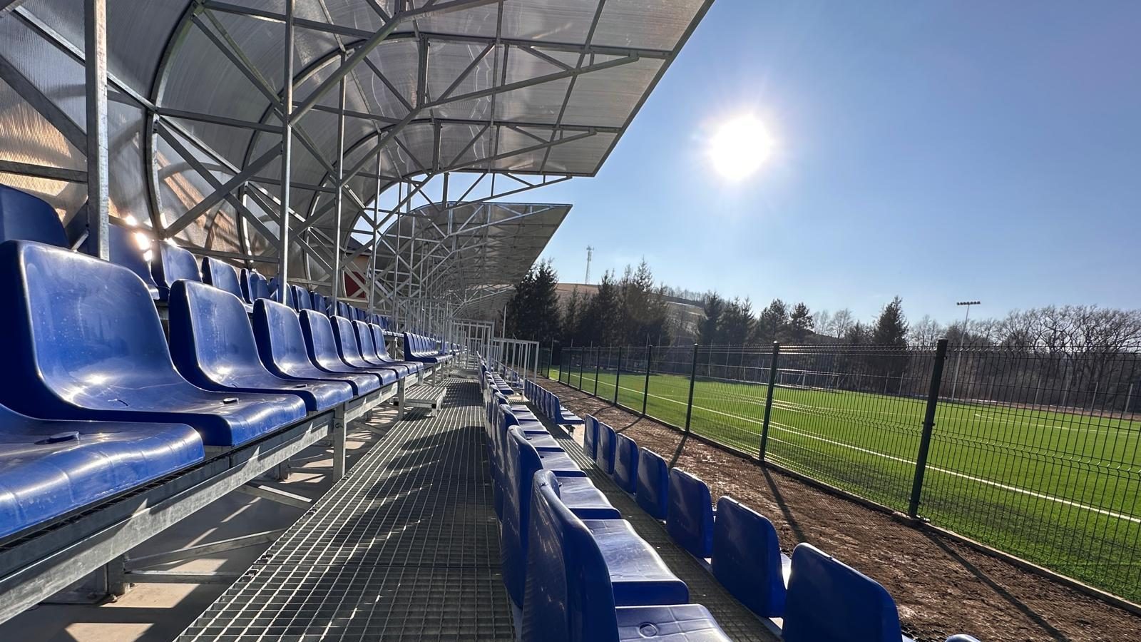 Odmieniony stadion w Korzennej